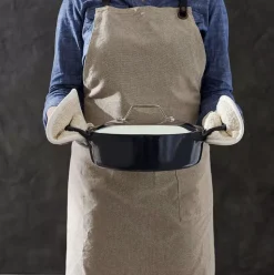 Enameled Cast Iron, Braiser With Lid And Acacia Wood Trivet, 4 Quart>All-Clad Fashion