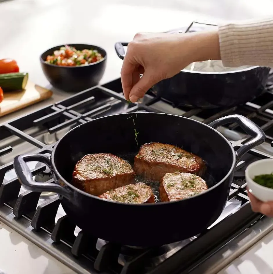 Enameled Cast Iron, Braiser With Lid And Acacia Wood Trivet, 4 Quart>All-Clad Fashion